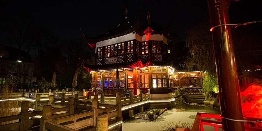 Teehaus Yu Garden zur blauen Stunde